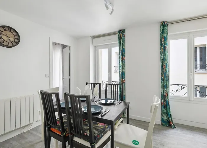 Apartment Chic And Comfortable Apart In