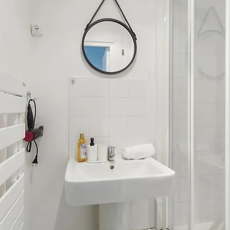 Chic And Comfortable Apart In Appartement