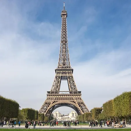 Chic And Comfortable Apart In * Paříž